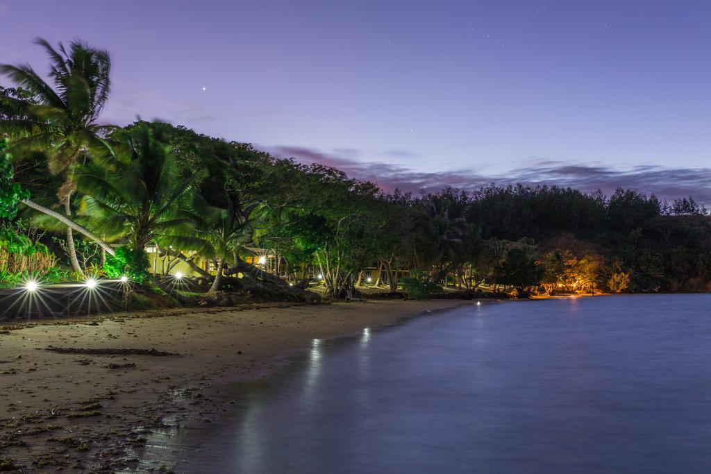 Funky Fish Beach & Surf Resort Solevu Exterior foto