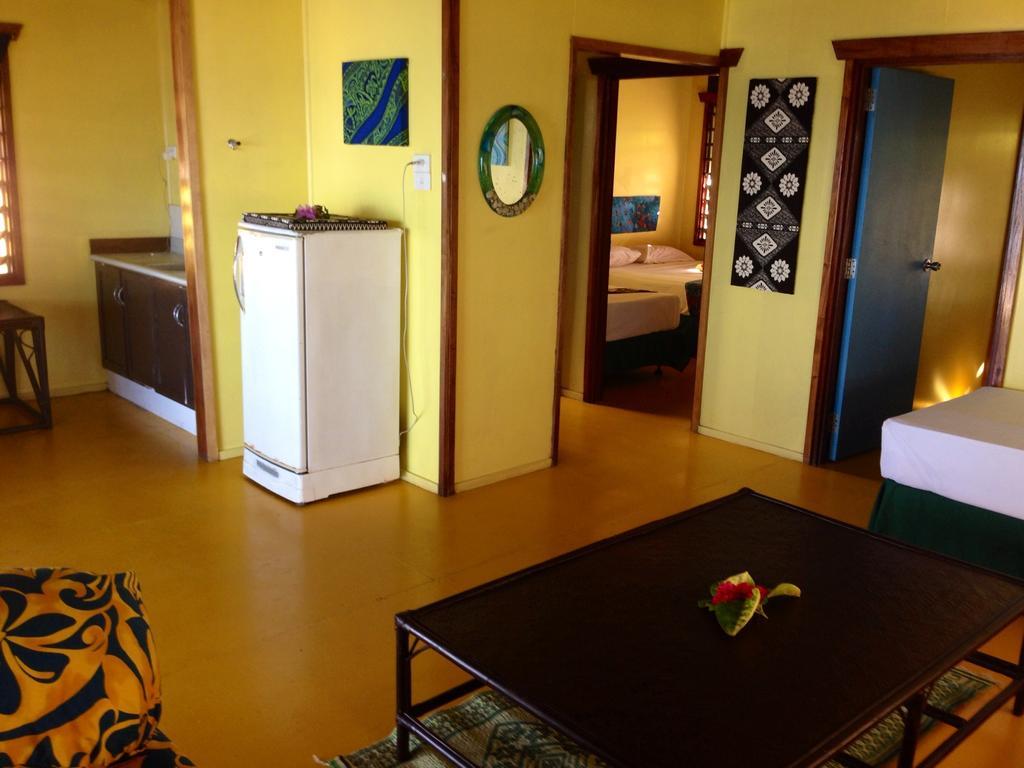 Funky Fish Beach & Surf Resort Solevu Habitación foto