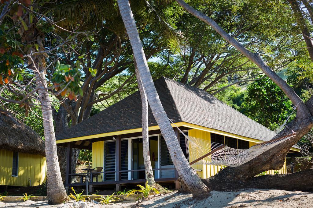Funky Fish Beach & Surf Resort Solevu Exterior foto