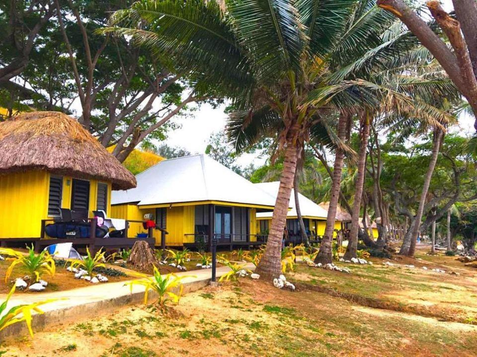 Funky Fish Beach & Surf Resort Solevu Exterior foto